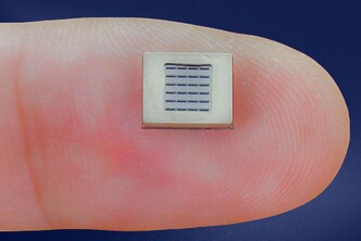 O chip é leve, robusto e imune a interferências eletromagnéticas (Fonte da imagem: xMEMS)