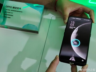 A OPPO apresenta sua nova tecnologia MagVOOC e Air Charging. (Fonte: Weibo)