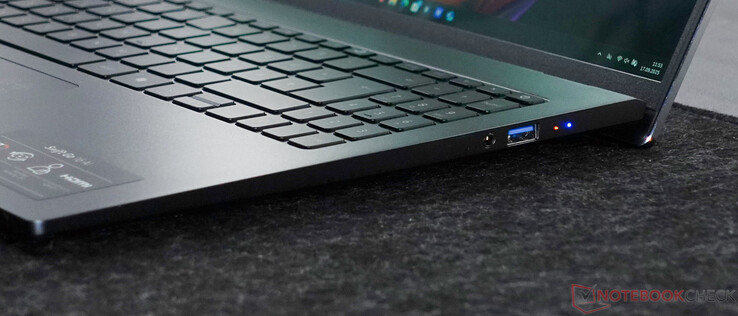 3.fone de ouvido de 5 mm; USB-A 3.1