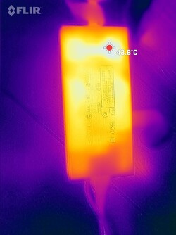 unidade de fornecimento de energia de 240 W de Chicony