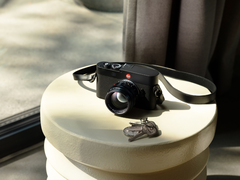 A Leica M EV1 (na foto) vem com o processador de imagem Maestro III da empresa, 64 GB de armazenamento interno e suporte para cartões SD UHS-II. (Fonte da imagem: Leica)