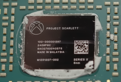 A nova variante do Xbox Series X não inclui uma unidade de disco (fonte da imagem: Austin Evans no YouTube)