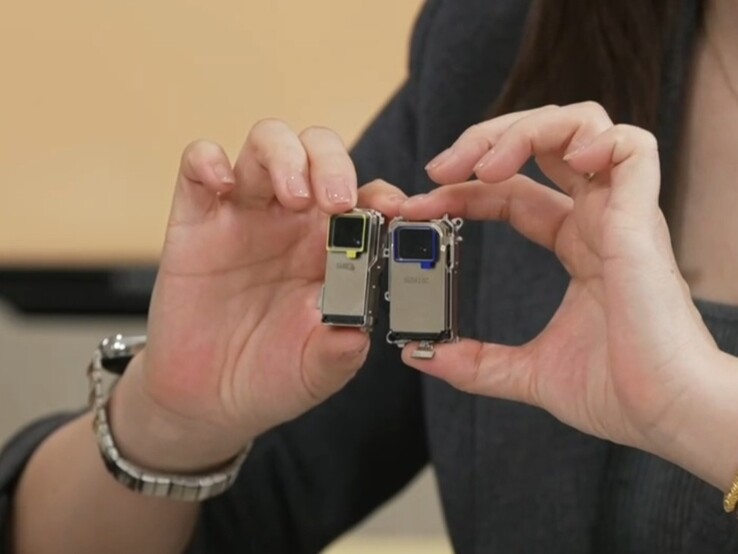 O módulo telefoto do Xiaomi 15 à esquerda, o periscópio telefoto maior do Xiaomi 17 Ultra à direita (Fonte da imagem: Xiaomi)