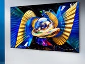 O C10M possui 2.304 zonas de escurecimento local, com uma zona de escurecimento por LED, além de um chip de controle conjunto de cor e iluminação com IA responsável pelo processamento.