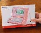 O Anbernic RG DS Plus será enviado em uma caixa que exibe a cor do dispositivo portátil.