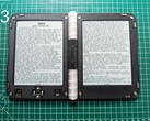 O e-reader de tela dupla DIY (Fonte da imagem: thread do spacerower no Reddit)