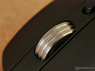Textura da roda de rolagem metálica Keychron M6 8K. 