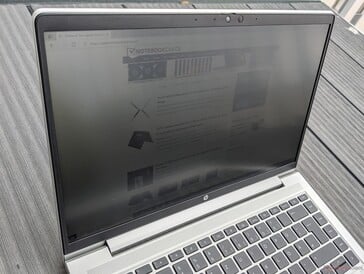 Usando o HP ProBook 440 G8 ao ar livre