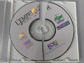 O CD que se quebrou enquanto era cuidadosamente limpo e polido.