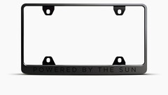 A nova placa &#039;Powered by the sun&#039; (imagem: Tesla)