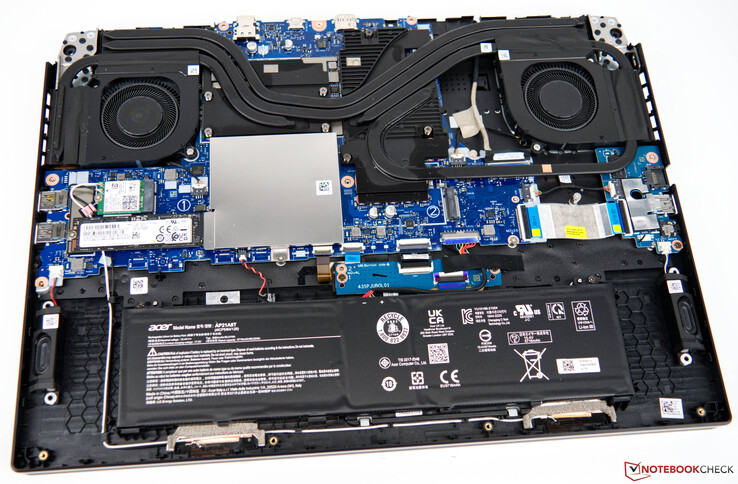 O Acer Nitro 5 AN517-55-738R sem placa de base