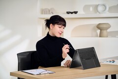 O MSI Prestige 16 Flip AI+ oferece as opções Core Ultra X9 e Core Ultra 7 Panther Lake-H. (Fonte da imagem: MSI)