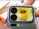 O Xiaomi 17 Pro e sua tela secundária na parte traseira enfrentam um teste de durabilidade (Fonte da imagem: JerryRigEverything)