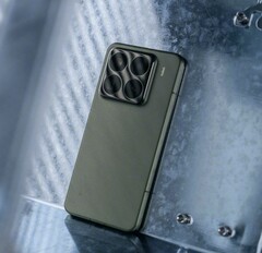 Espera-se que o Xiaomi 15S Pro seja exatamente igual ao Xiaomi 15 Pro. Na foto - Xiaomi 15 Pro (Fonte da imagem: Lee Qi)