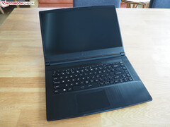 O laptop em questão, o MSI Bravo 15