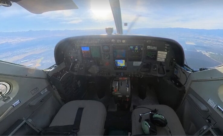 O voo do Cessna autônomo da Reliable Robotics não teve pilotos na cabine de comando. (Fonte: Reliable Robotics)