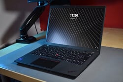 em análise: Lenovo ThinkPad T14 G4 Intel, amostra fornecida por