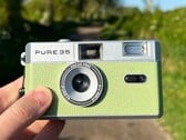 O Pure35 está disponível em verde, roxo e preto.