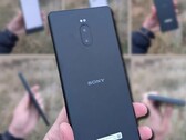 O protótipo do Sony Xperia à venda possui configuração de câmera dupla e configuração de memória de 6 GB/128 GB. (Fonte da imagem: OLX - editado)