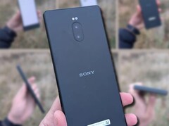 O protótipo do Sony Xperia à venda possui configuração de câmera dupla e configuração de memória de 6 GB/128 GB. (Fonte da imagem: OLX - editado)