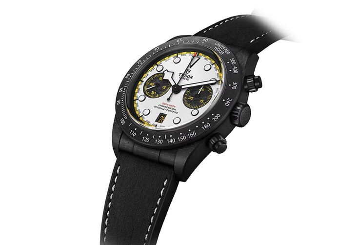 O relógio Tudor Black Bay Chrono Carbono 26 tem dois submostradores de segundos 