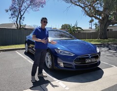 O Tesla Model S 70D 2015 de Tom já registrou mais de 121.000 km ou 75.000 milhas. (Fonte da imagem: Ludicrous Feed via YouTube)