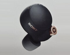 A Sony não lançou um novo par de earbuds WF-1000XM desde 2019. (Fonte de imagem: Reddit via The Walkman Blog)