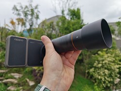 Um teleconversor de 300 mm também está disponível para a Find X9 Ultra.