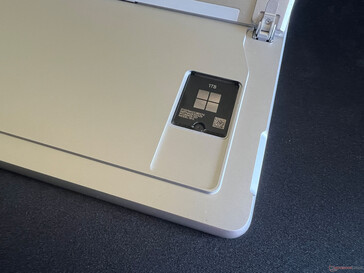O SSD M.2 2230 pode ser facilmente trocado.