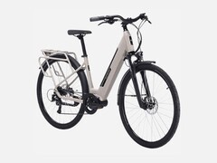 A bicicleta elétrica Intersport NAKAMURA CROSSOVER V tem até 100 km (~62 milhas) de alcance de assistência. (Fonte da imagem: Intersport)