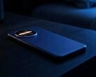 O Sharp Aquos R11 possui uma faixa de LED RGB no módulo da câmera.