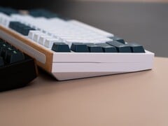 Perfil lateral do teclado Soleil