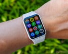 A Smart Band 10 Pro (foto) possui uma tela AMOLED de 1,74 polegadas