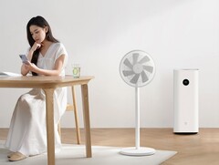 Um banco de energia pode alimentar o Ventilador Smart Floor 1X da Xiaomi Mijia. (Fonte de imagem: Xiaomi)