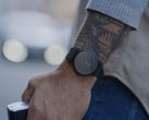 Lo smartwatch NORM 1 ha un display OLED nascosto e funzioni per la salute. (Fonte: NORM via Kickstarter)