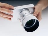 A Sigma BF possui um sensor full-frame em um corpo compacto de alumínio.