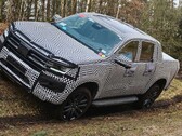 O novo VW Amarok, que já apareceu como um protótipo camuflado, poderia receber um trem de força totalmente elétrico no futuro (Imagem: Volkswagen)