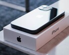 Apple pode instalar atualizações sem precisar desempacotar o iPhone. (Imagem: Dennis Cortés)