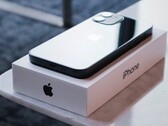 Apple pode instalar atualizações sem precisar desempacotar o iPhone. (Imagem: Dennis Cortés)