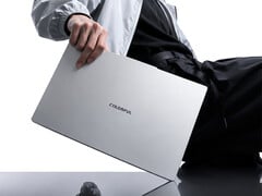 O E14 custa cerca de US$ 640 na China. Na foto: uma imagem promocional mostrando a parte superior do laptop.