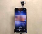 O Honor Robot Phone vem com um companheiro de IA que pode ver e interagir por meio de sua câmera gimbal e avatar na tela.