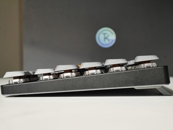 Perfil lateral do Keychron K15 Max
