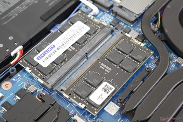 2x SODIMM slots até 64 GB total