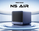 O preço inicial do N5 Air é de US$ 499. Na foto: uma imagem promocional do NAS mostrando a parte frontal e uma das laterais. (Fonte da imagem: Minisforum)