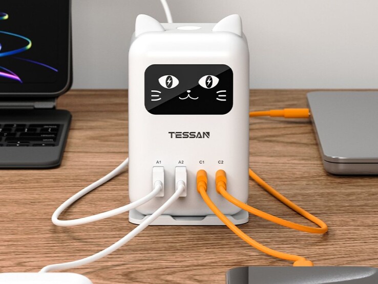 A estação de carregamento Tessan CS07 65W pode fornecer energia para dois dispositivos USB-A e dois dispositivos USB-C simultaneamente.