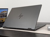 O HP OmniBook X Flip 16 faz muitas coisas certas quando comparado com seus concorrentes imediatos (Fonte da imagem: Notebookcheck)