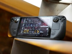 Um Steam Deck sentado em uma mesa (Fonte da imagem: Petar via Unsplash; cortado)