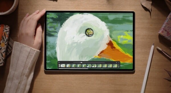 O Huawei MatePad Pro 12.2'' (2025) tem uma tela OLED em tandem. (Fonte da imagem: Huawei)
