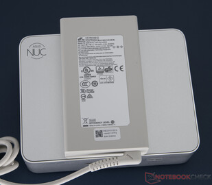 Asus NUC 15 Pro+ com fonte de alimentação (19,5 V; 7,7 A)
