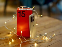 O OnePlus 15 foi certificado pela FCC e em breve estará disponível para pré-encomenda. (Fonte da imagem: OnePlus)